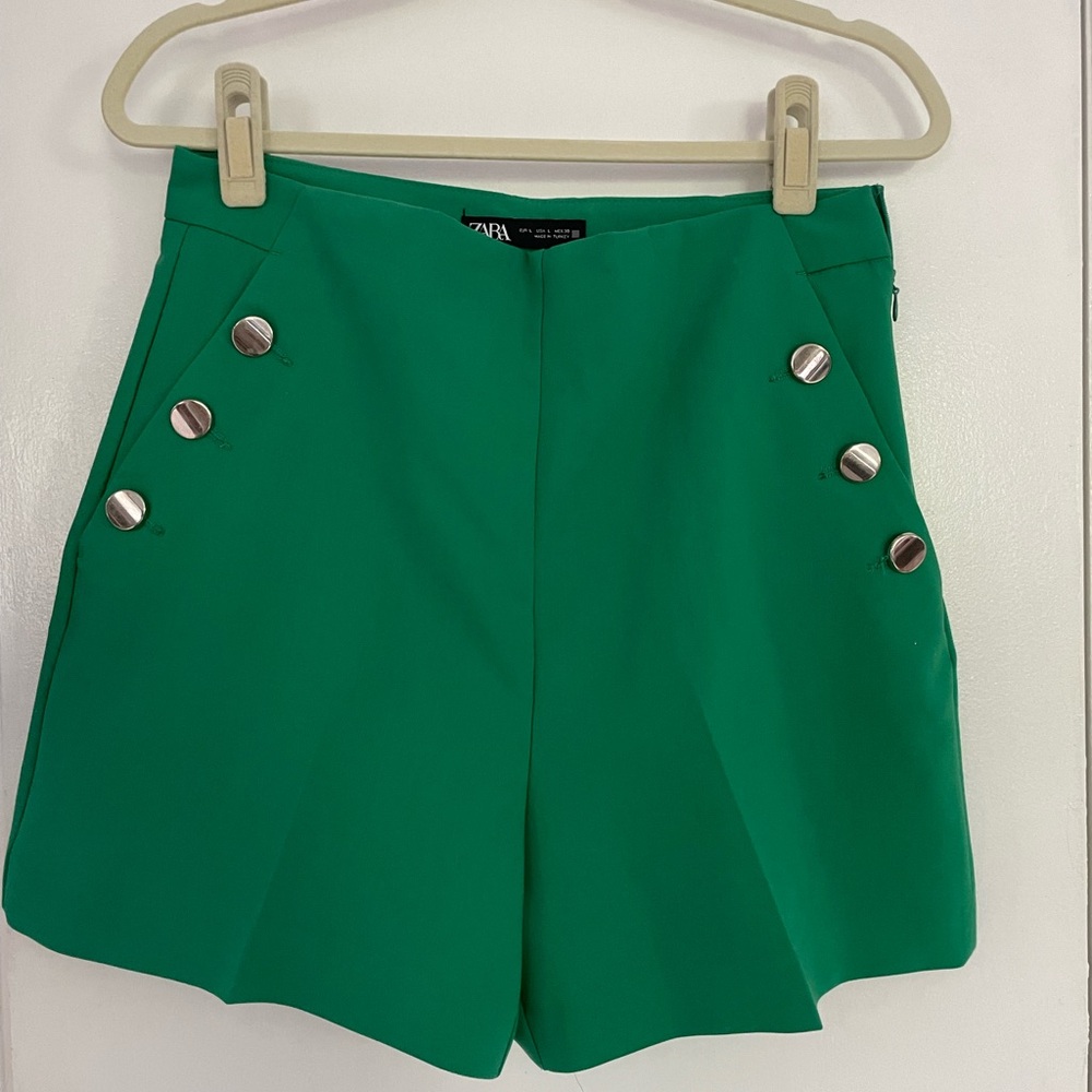 Zara green button high waisted jewel button shorts